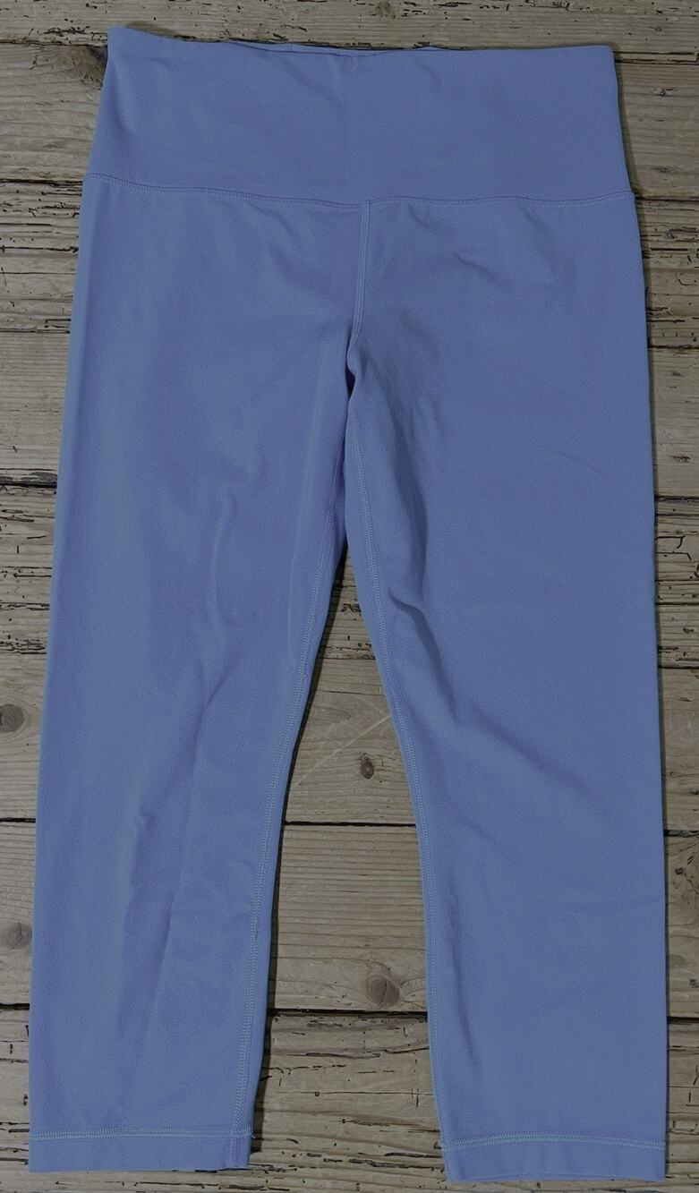 Athleta Women’s Size M Blue Ultra High Rise Elation Capri - NWOT
